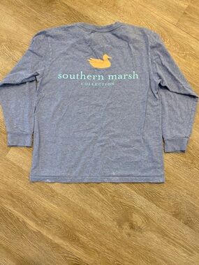 Southern Marsh Heather Blue Logo Tee. Kid size large